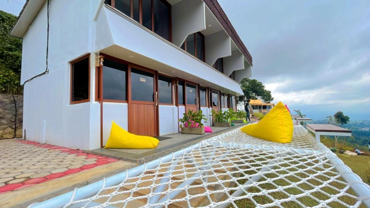 De Pointé Resort&Resto Campaka Exterior foto