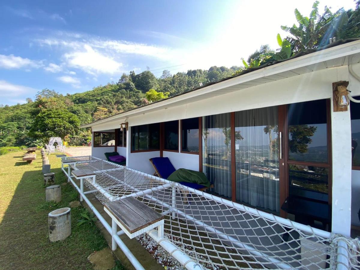 De Pointé Resort&Resto Campaka Exterior foto