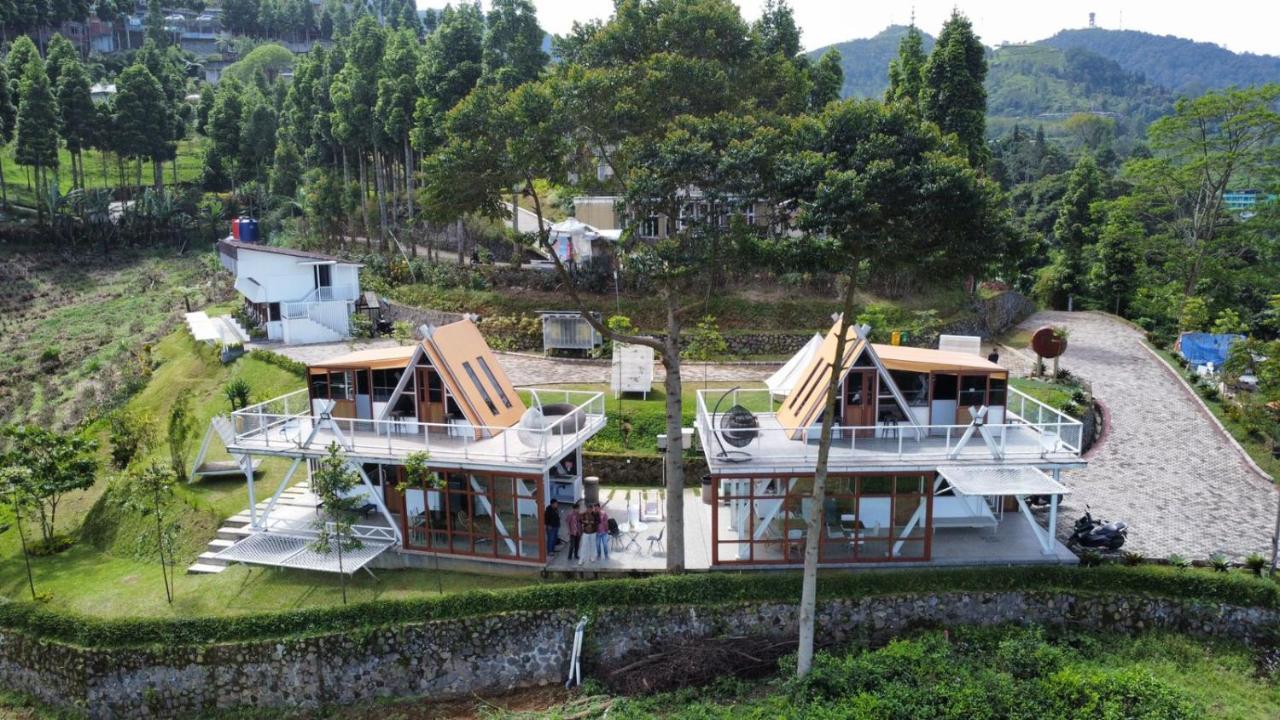 De Pointé Resort&Resto Campaka Exterior foto